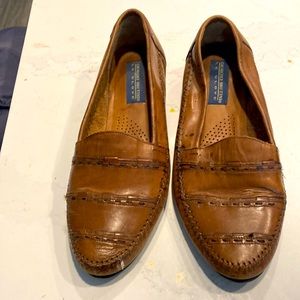 These are expensive shoes I don’t fit in them anymore . Worn a few times